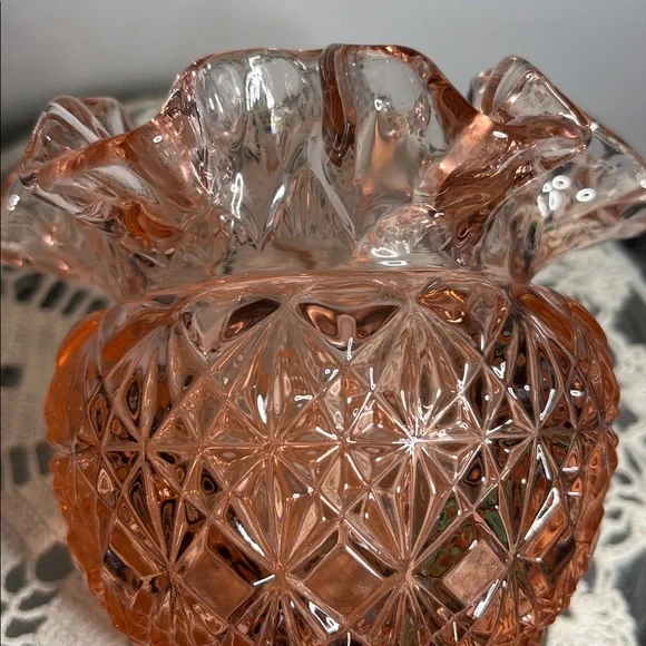 Vintage Fenton Glass Pink Dusty Rose Diamond Star Ruffled Vase – Signed